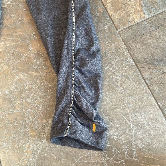 Women’s Lucy power max gray ruched leggings size Medium - Picture 3 of 11